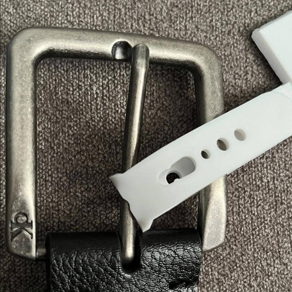 Calvin Klein New  belt Whit  Tag